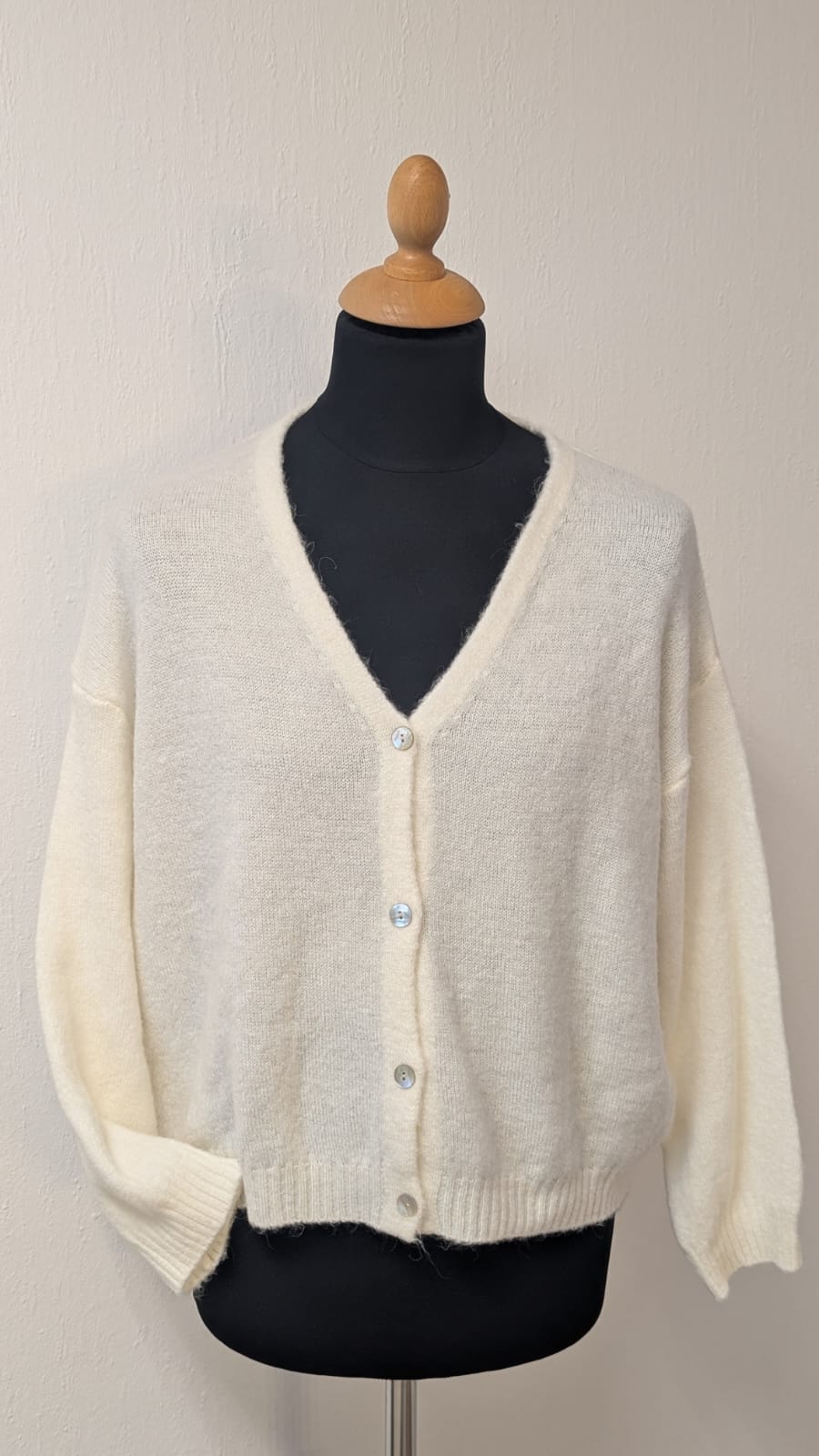 Kuschelweiche Strickjacke in 3 verschiedenen Farben