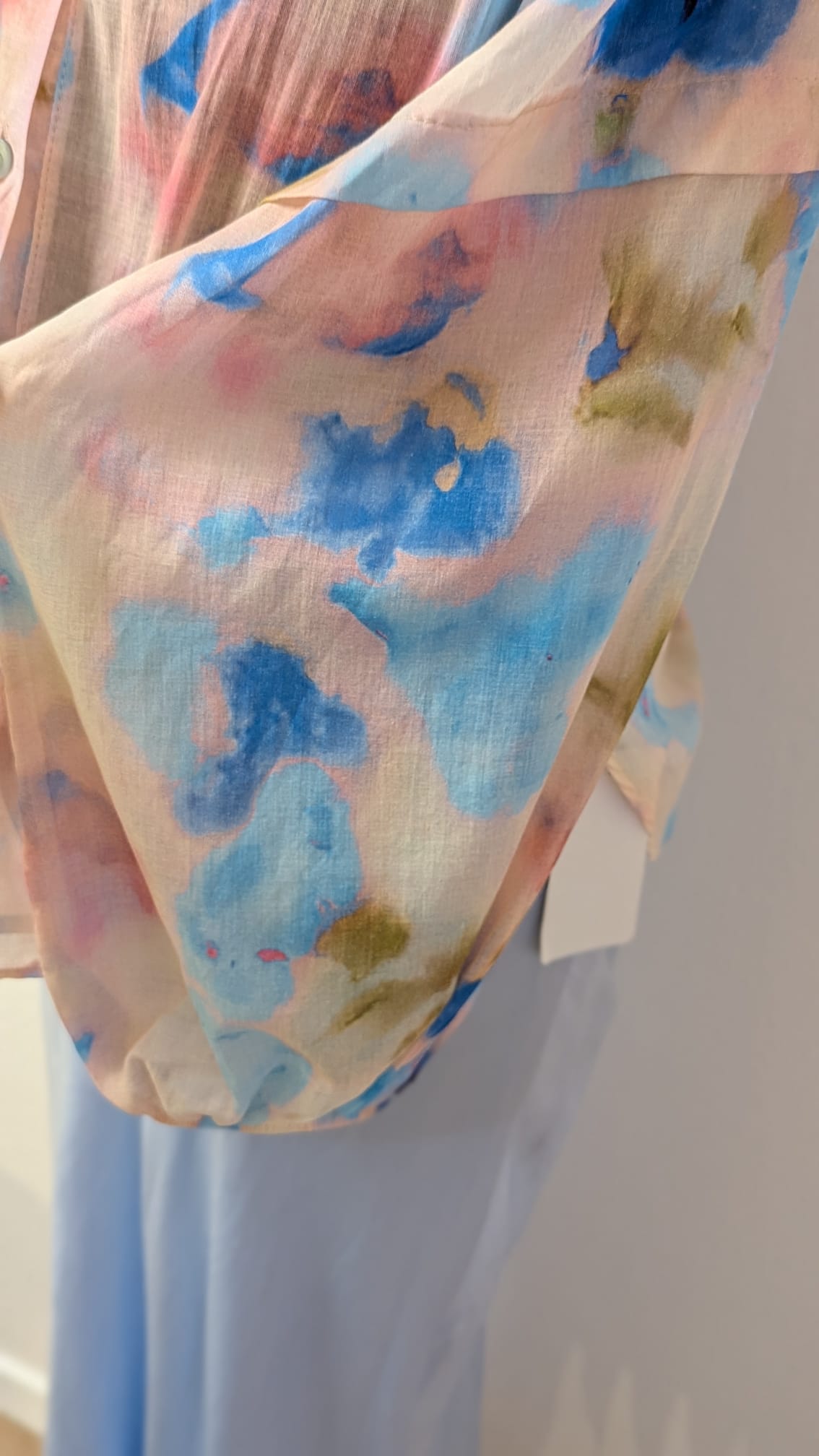 Bluse mit Blumenprint in 3 verschiedenen Farben