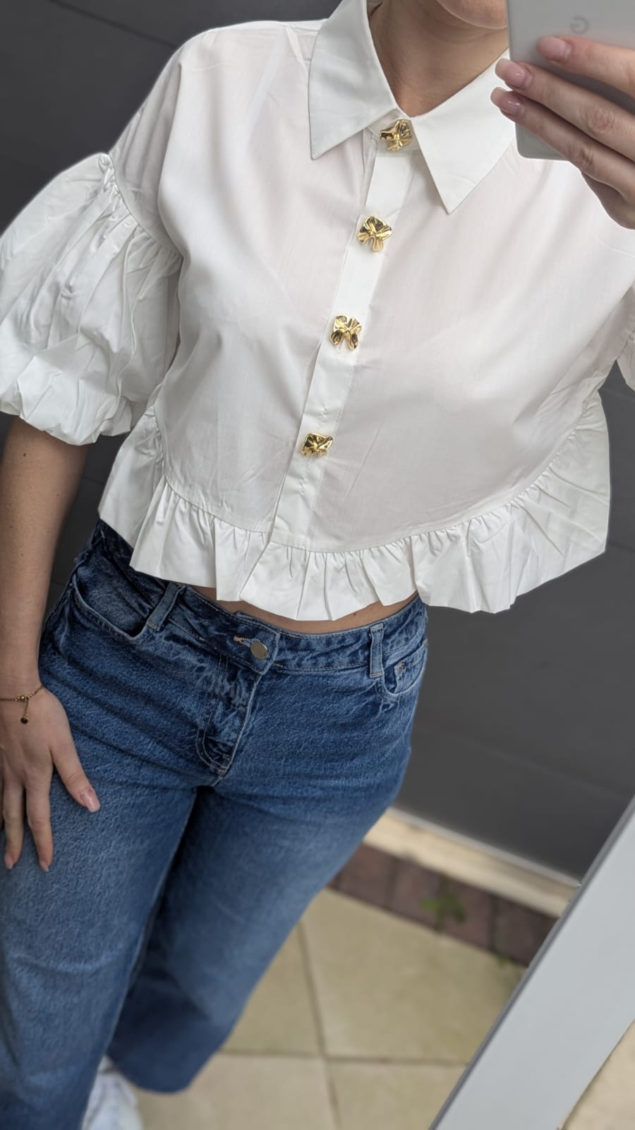 Bluse mit Ballonärmeln in Weiss & Blau